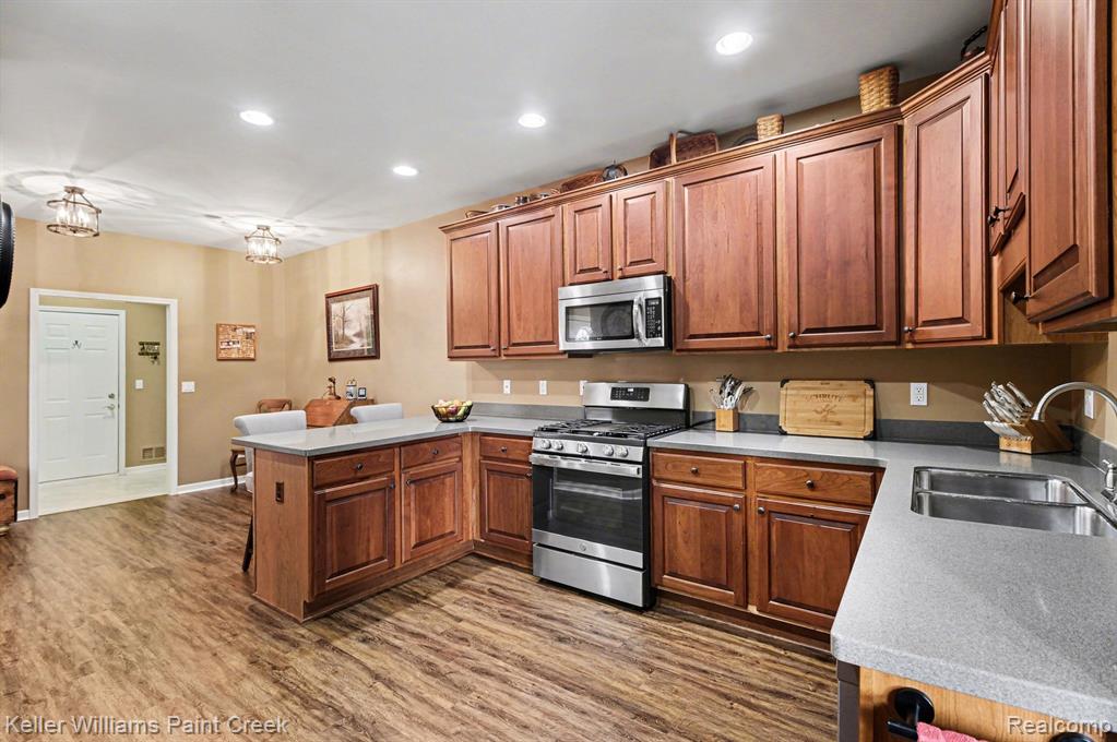 63 Burniah Lane, Lake Orion, MI 48362 — Photo 9