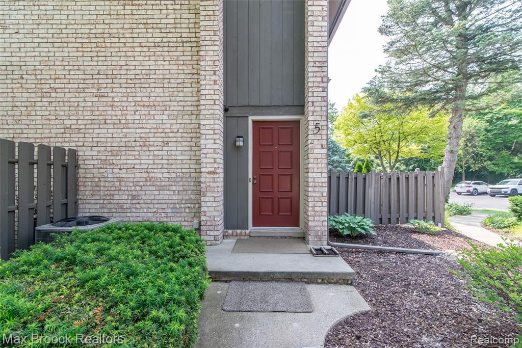 41350 Woodward Avenue, Bloomfield Hills, MI 48304 — Photo 2