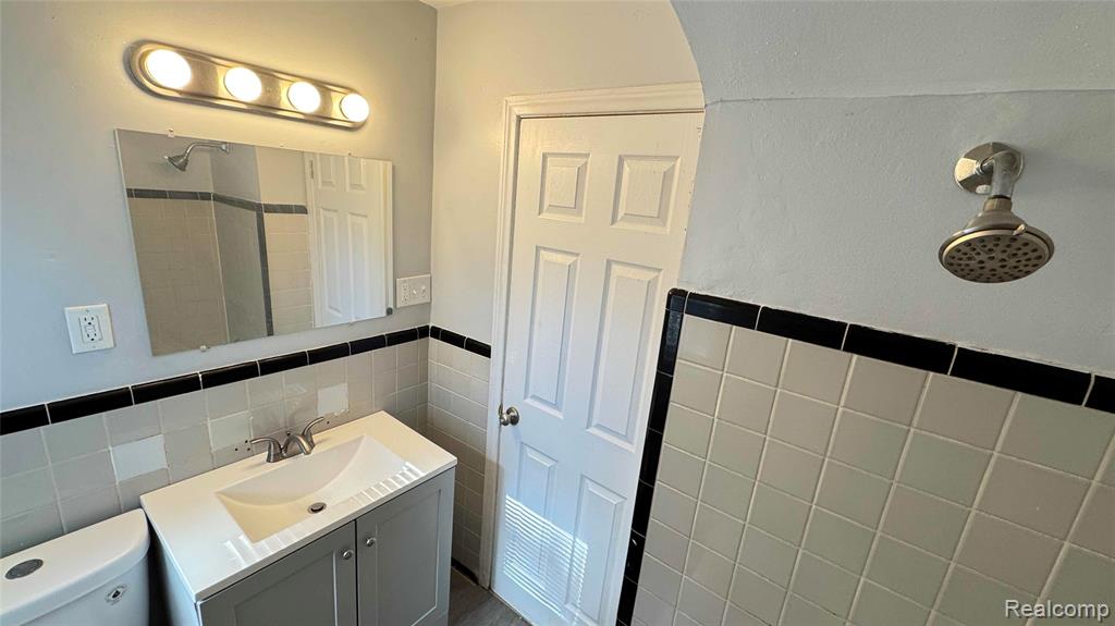 20244 MCCORMICK Street, Detroit, MI 48224 — Photo 8
