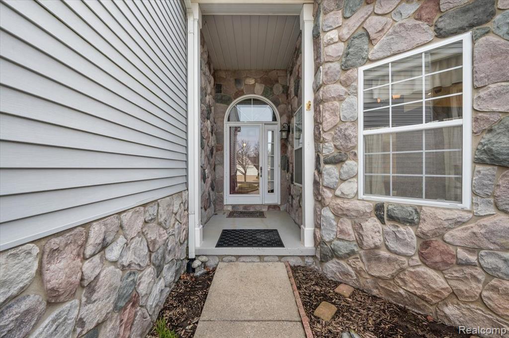 734 Challenging Trail, 65, South Lyon, MI 48178 — Photo 3