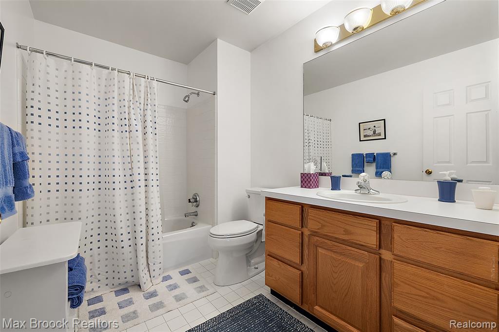30847 Palmer Drive, Novi, MI 48377 — Photo 17
