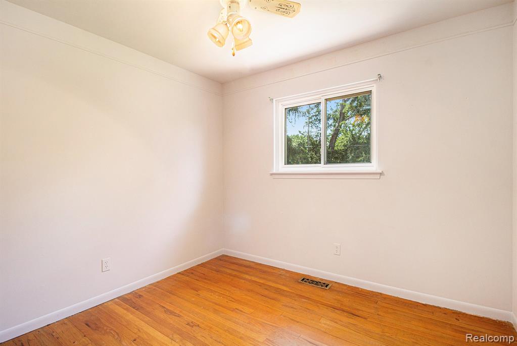 4910 Clarkston Road, Clarkston, MI 48348 — Photo 13