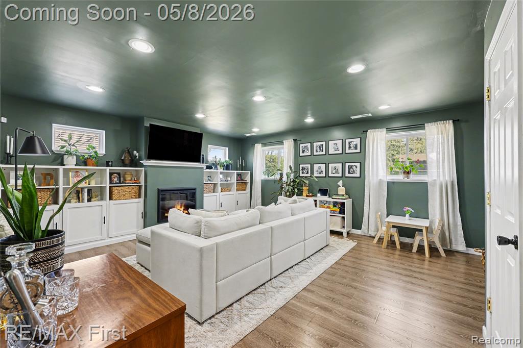 690 Montana Street, Marysville, MI 48040 — Photo 10