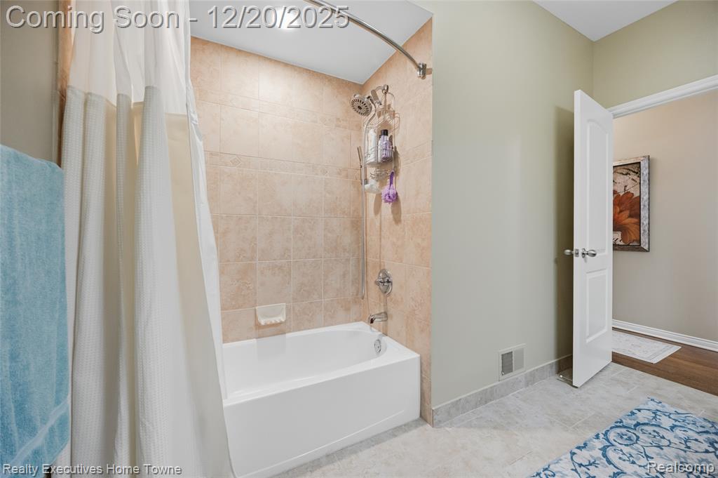 63072 S Plantation Court, Washington, MI 48095 — Photo 35