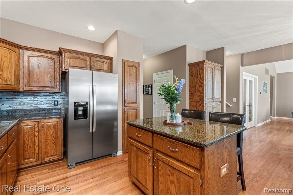 566 BAY POINTE Drive, Oxford, MI 48371 — Photo 19