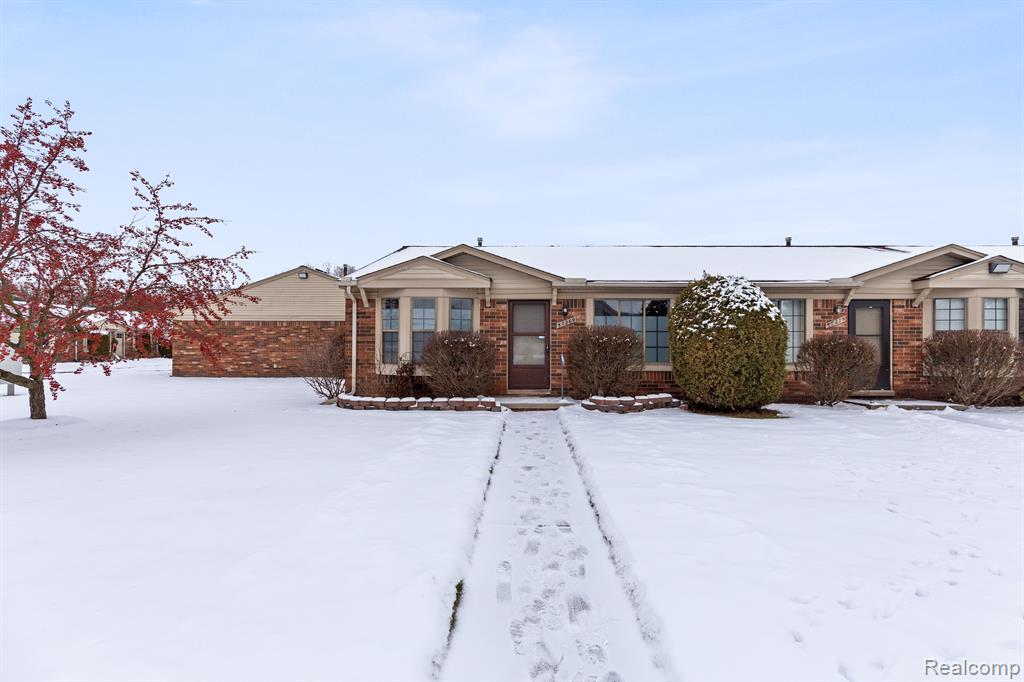 57269 BEACONSFIELD Road, Washington, MI — Photo 2