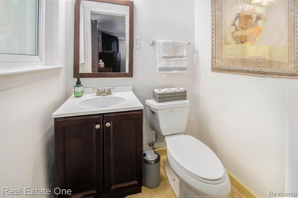 8477 CHURCH Road, Grosse Ile, MI 48138 — Photo 23