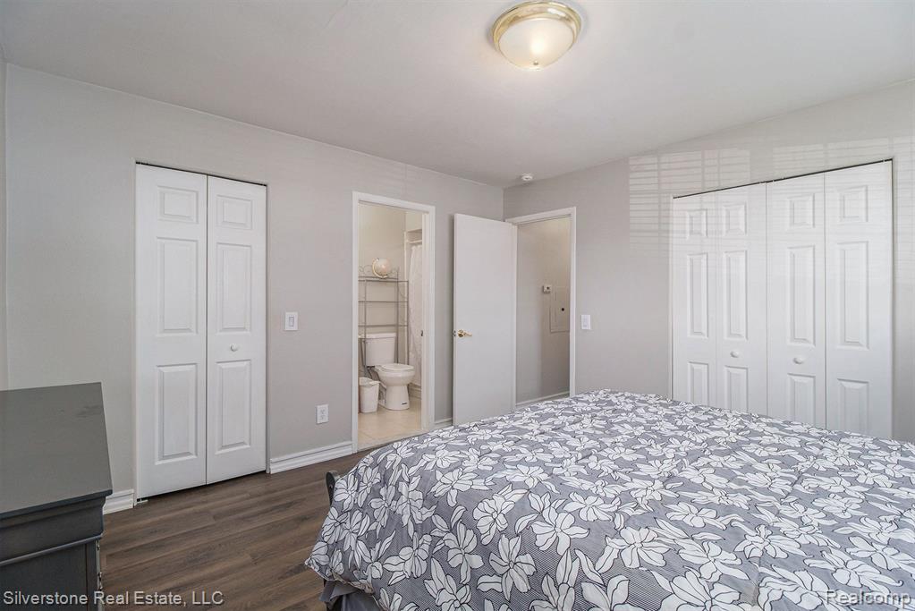 651 E FOX HILLS Drive, Bloomfield Hills, MI 48304 — Photo 12