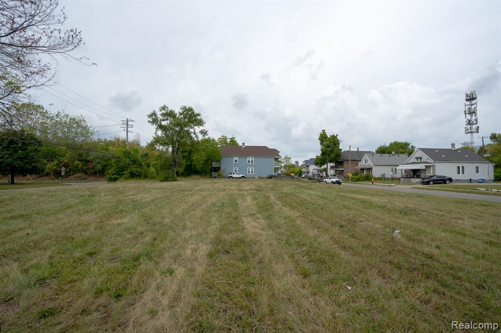 9845 Russell Street, Detroit, MI 48211 — Photo 2