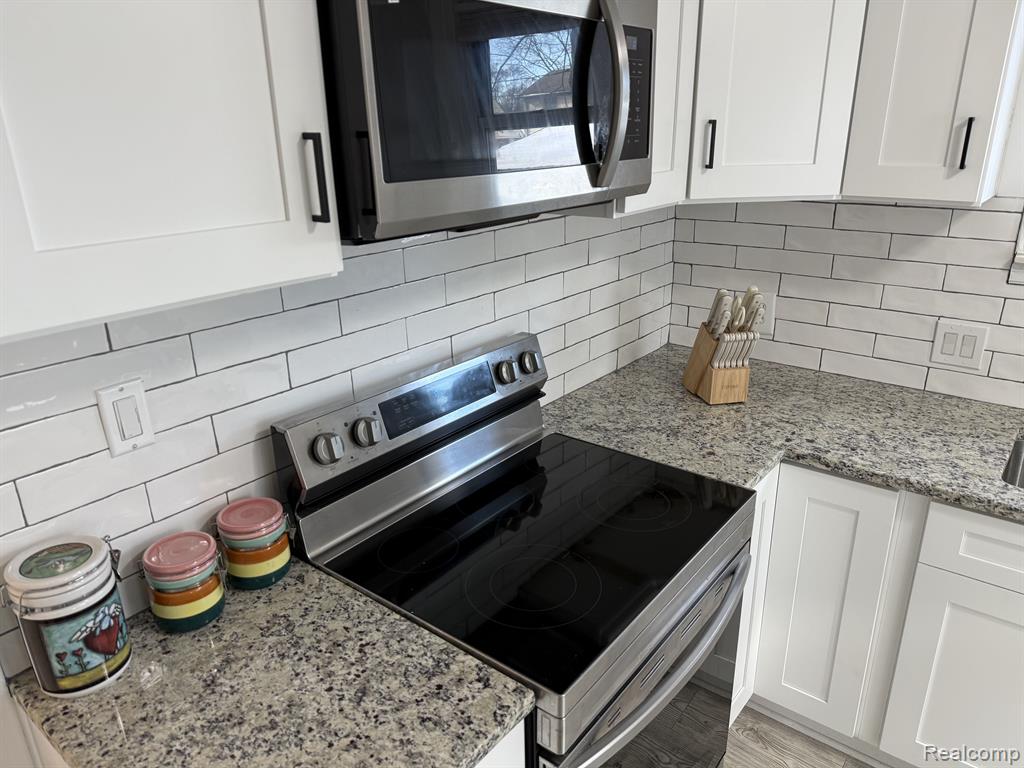 904 N REMBRANDT Avenue, Royal Oak, MI 48067 — Photo 10