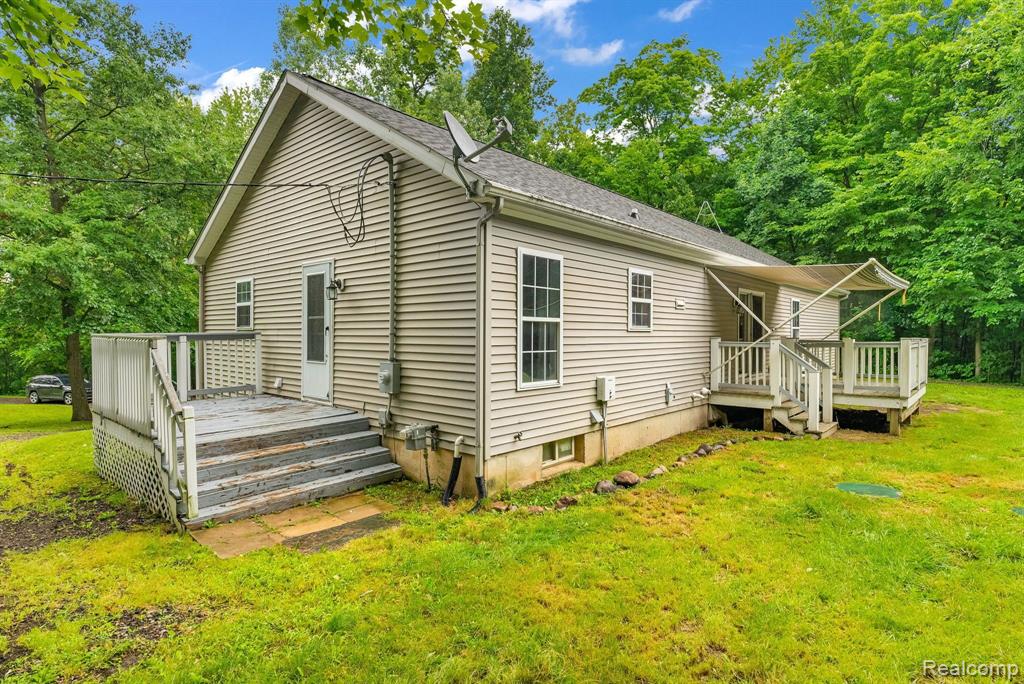 6917 CHASE LAKE Road, Fowlerville, MI 48836 — Photo 45