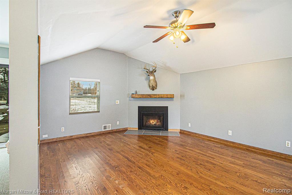 6479 Simmons Road, Waterford, MI 48327 — Photo 4