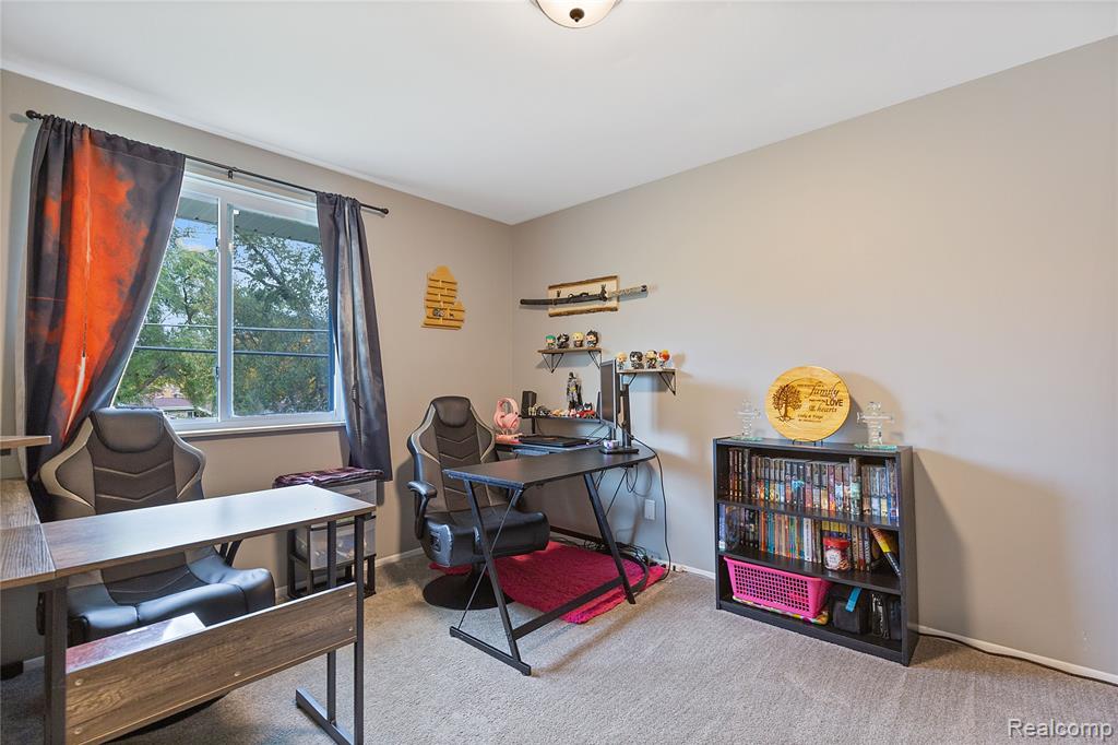 5423 Meadowcrest Drive, Flint, MI 48532 — Photo 18
