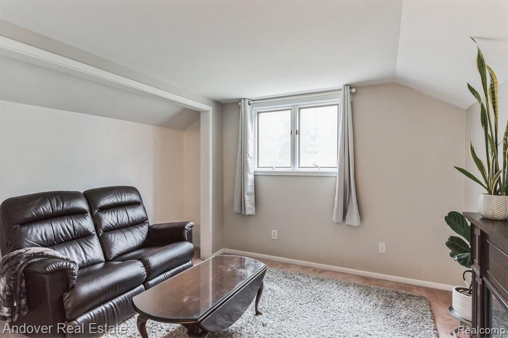 9581 AUTUMNWOOD Circle, Kalamazoo, MI 49009 — Photo 14