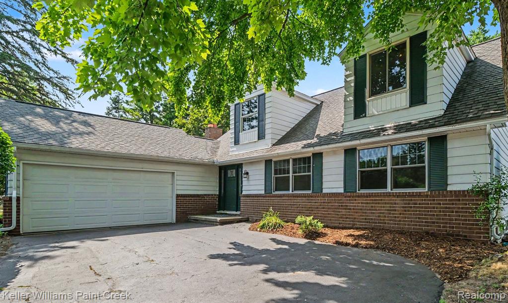 2711 Armstrong Drive, Lake Orion, MI