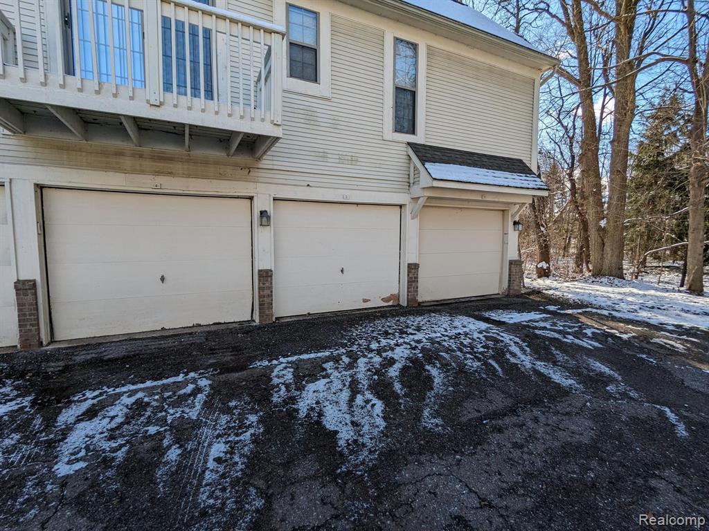 205 MAPLEWOOD, South Lyon, MI 48178 — Photo 10