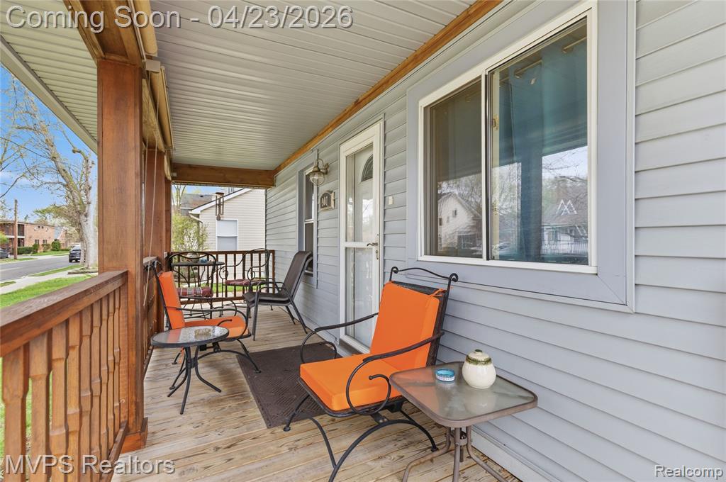 907 Batavia Avenue, Royal Oak, MI 48067 — Photo 2