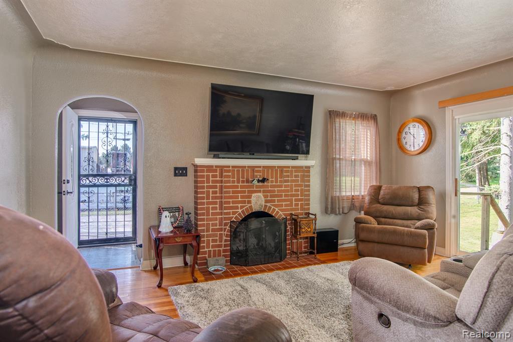 657 Monroe Avenue, Mount Morris, MI 48458 — Photo 4
