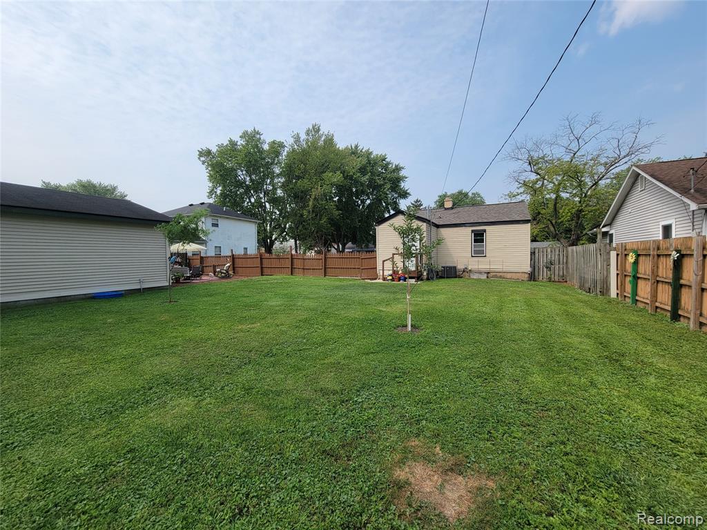 5869 Hipp Street, Taylor, MI 48180 — Photo 5