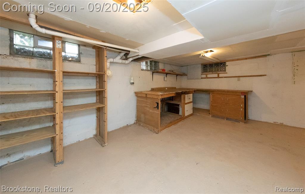 810 Beardon, Lake Orion, MI 48362 — Photo 29