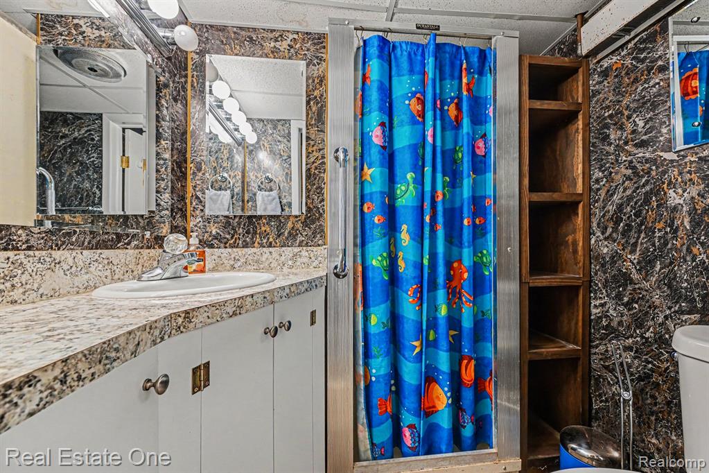 8780 Big Lake Road, Clarkston, MI — Photo 21