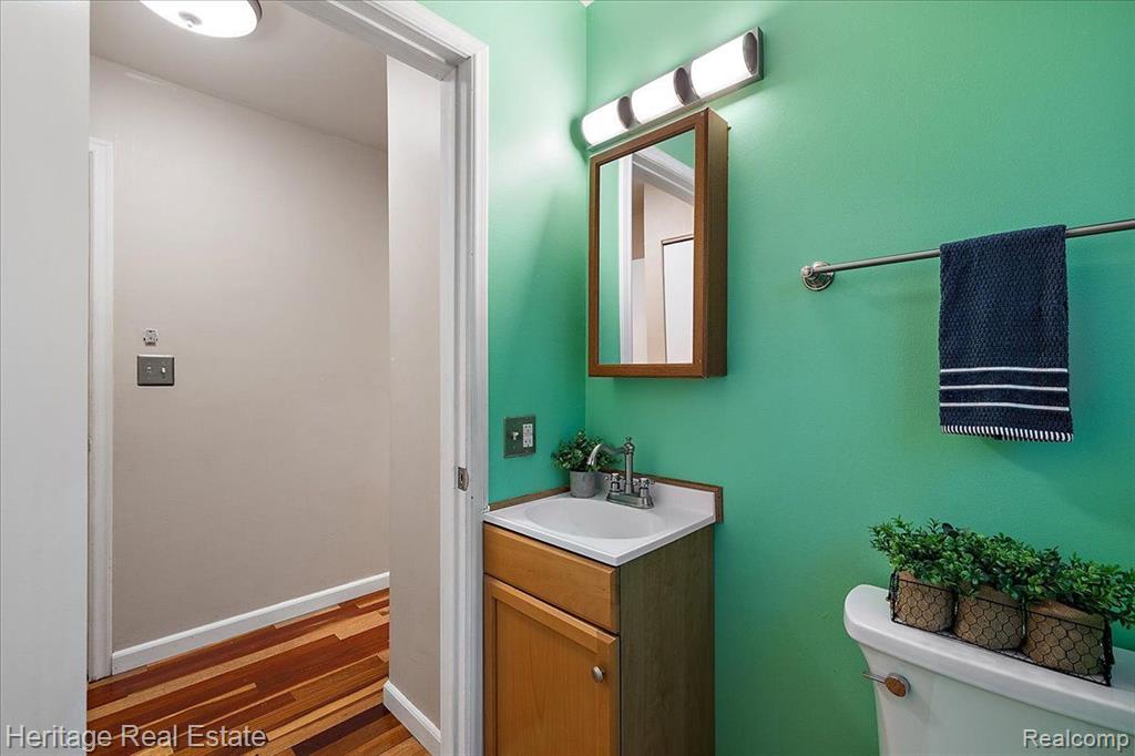 4887 CRESTBROOK Drive, Waterford, MI 48328 — Photo 23