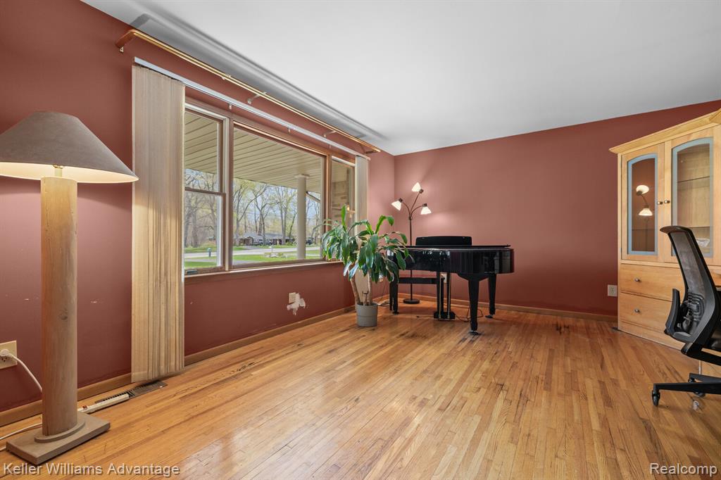 24806 Power Road, Farmington, MI 48336 — Photo 10