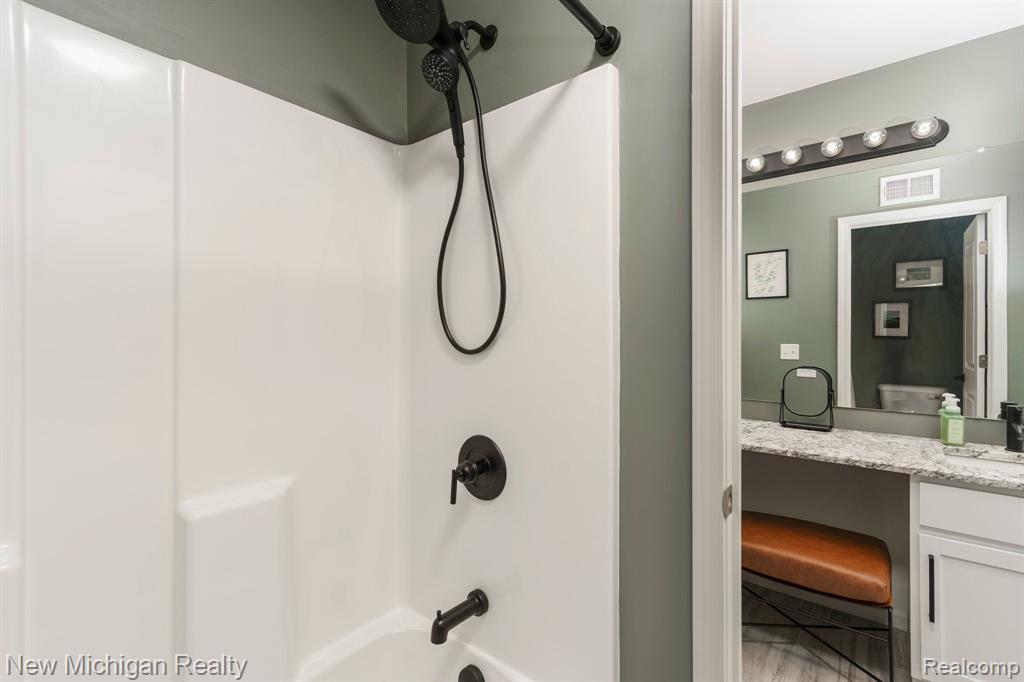 6620 CHANDLER Drive, Belleville, MI 48111 — Photo 42