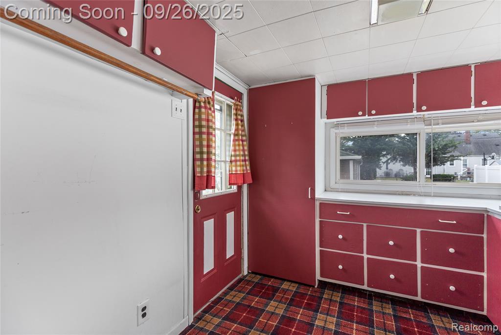 7290 Helen, Center Line, MI 48015 — Photo 11