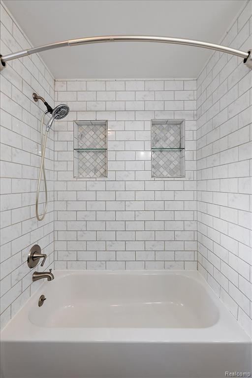 726 Woodlawn Avenue, Royal Oak, MI 48073 — Photo 17