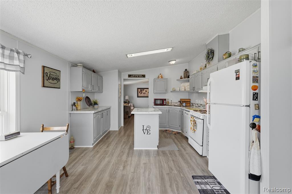 4425 Wynnwood Drive, Howell, MI 48843 — Photo 12