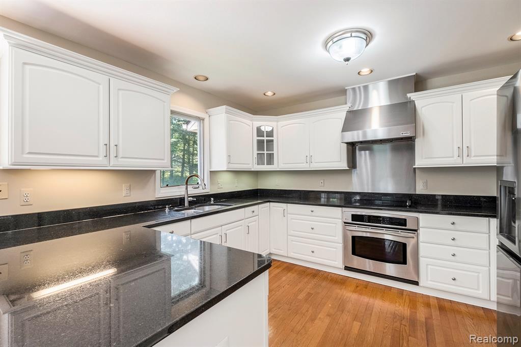 4118 Pinehurst Drive, Howell, MI 48843 — Photo 10