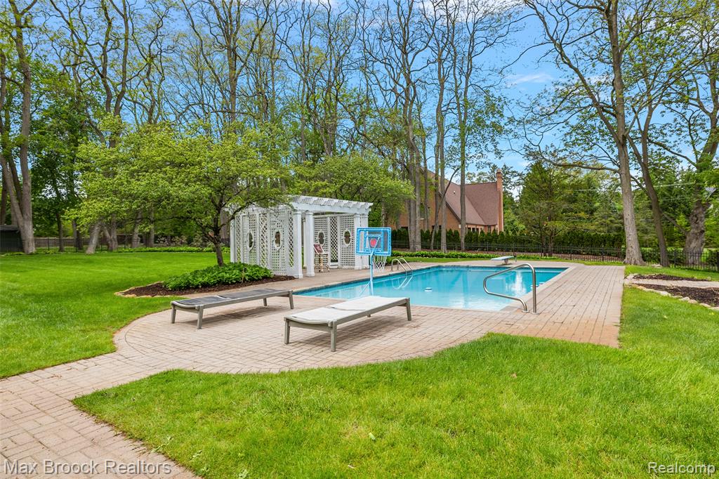 760 Lone Pine Road, Bloomfield Hills, MI 48304 — Photo 42