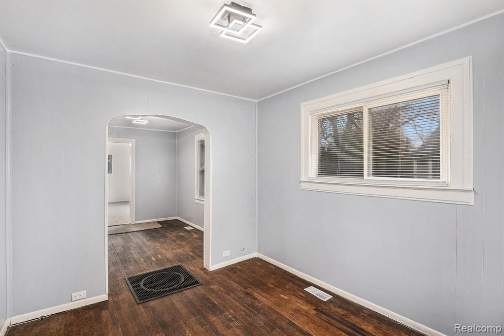 1119 Lakeview Street, Waterford, MI 48328 — Photo 4