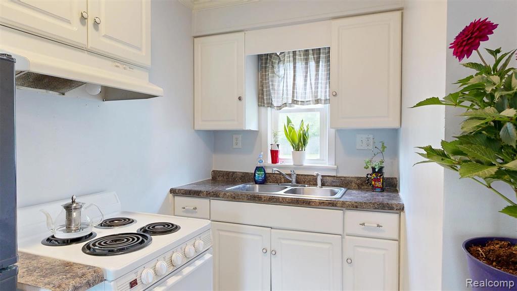 3006 Lansing Avenue, Jackson, MI 49202 — Photo 11