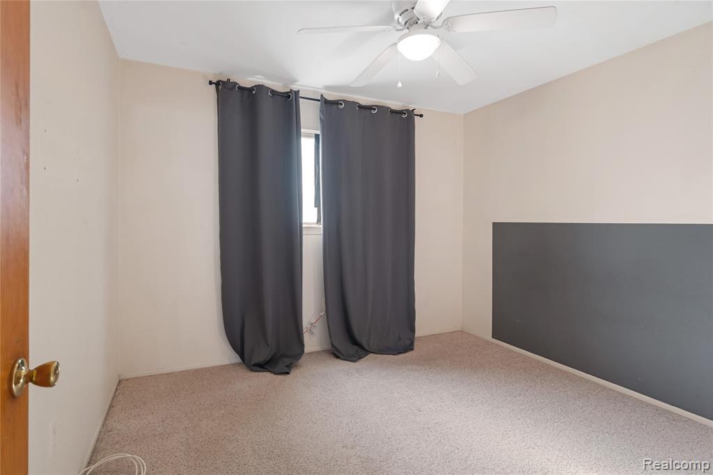 20842 Ridgemont Road, Harper Woods, MI 48225 — Photo 10