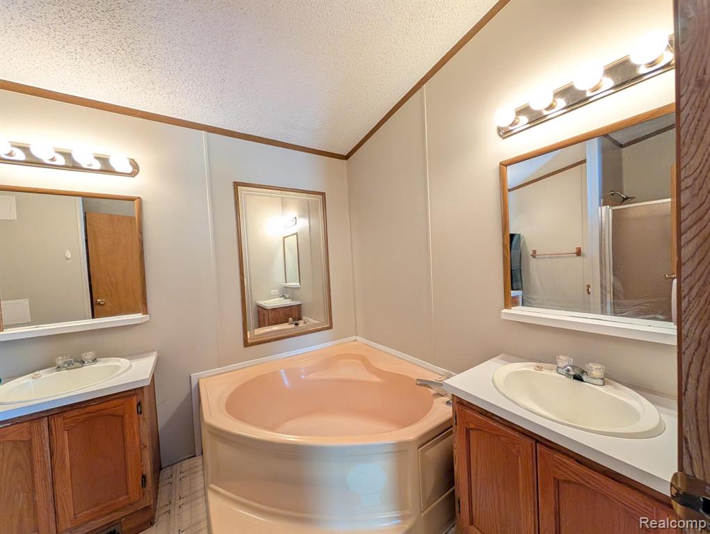 11413 Harbor Cove, Fenton, MI 48430 — Photo 15