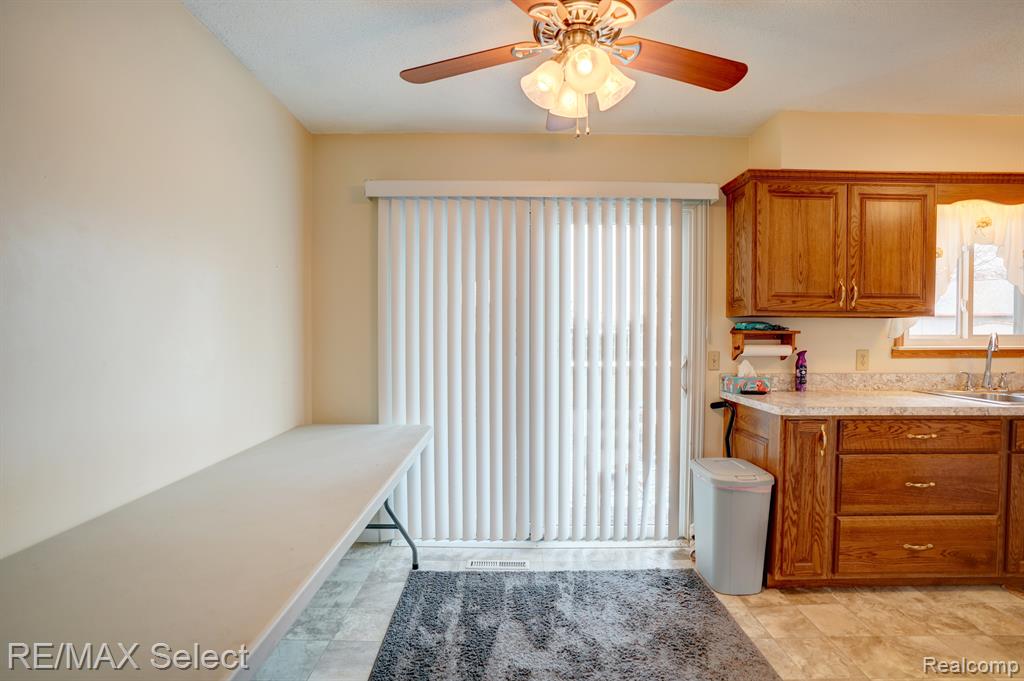 502 W BENJAMIN Street, Linwood, MI 48634 — Photo 5