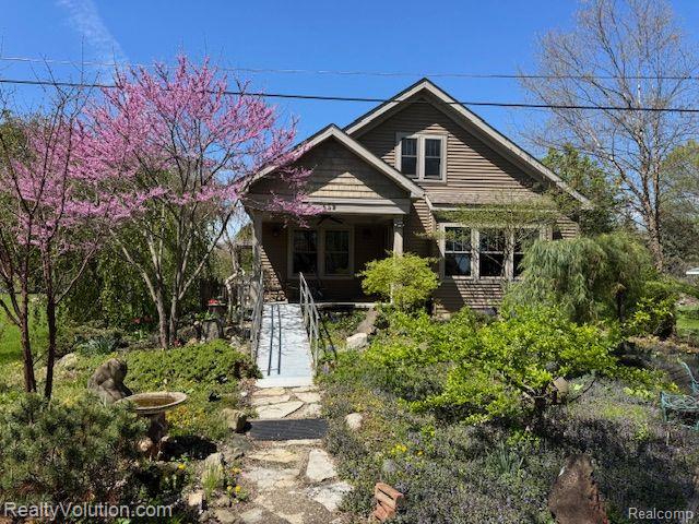 559 HEENAN Drive, Lapeer, MI 48446 — front exterior