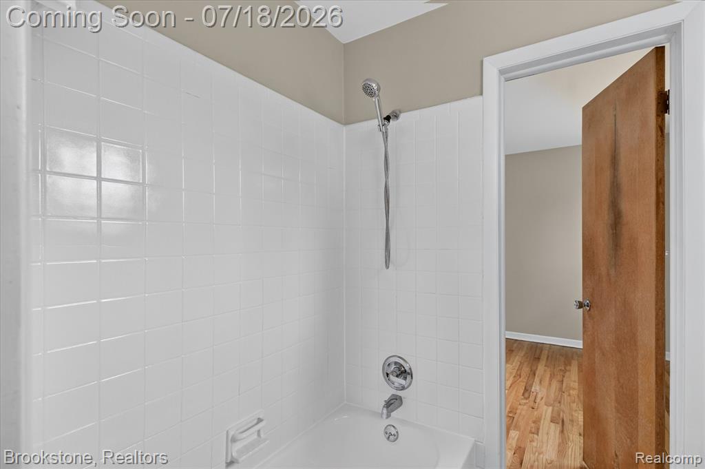 7176 Perry Lake Road, Clarkston, MI — Photo 30