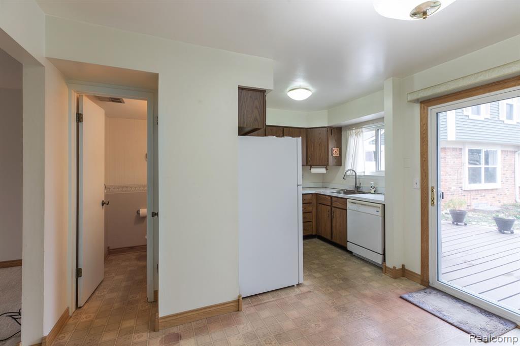 2939 Whittier Court, Ann Arbor, MI 48104 — Photo 12