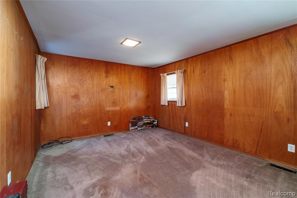 9042 Harrison Street, Livonia, MI 48150 — Photo 19