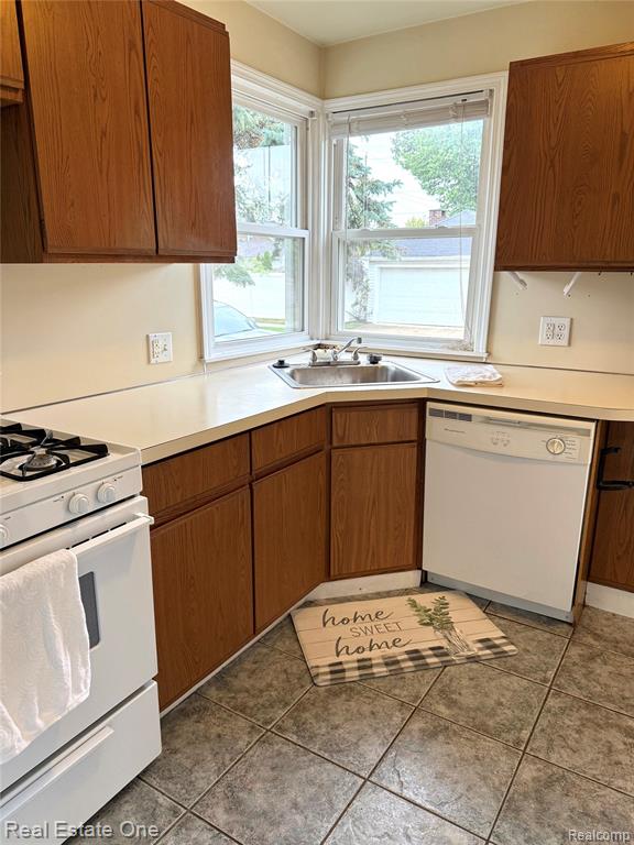 879 Highland Avenue, Lincoln Park, MI 48146 — Photo 12