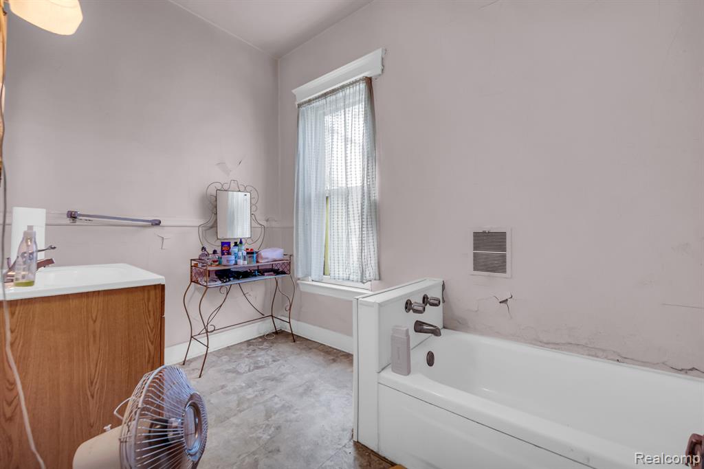 427 Melbourne Street, Detroit, MI 48202 — Photo 13