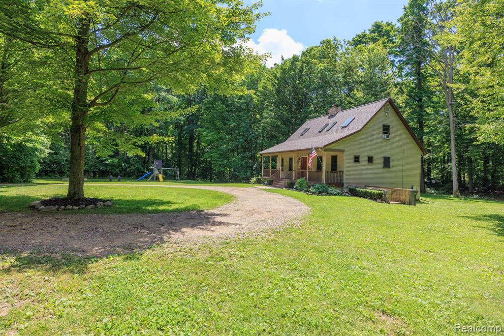 2931 N Lake Pleasant Road, Attica, MI 48412 — Photo 2
