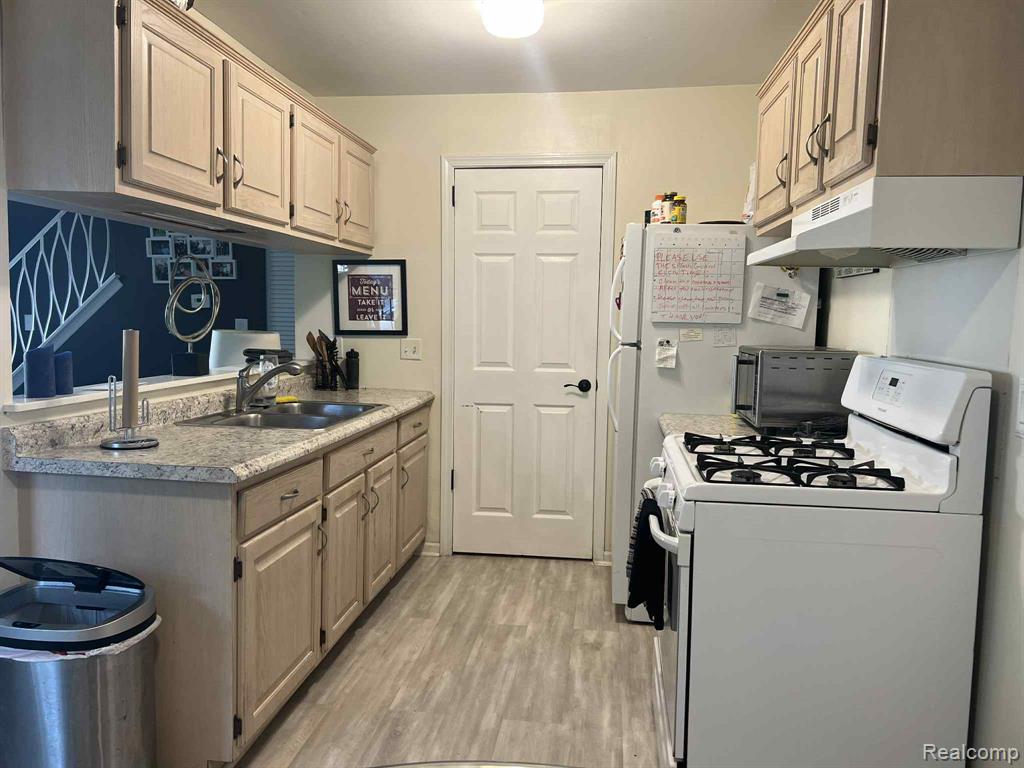 38066 Sherwood Street, Westland, MI — Photo 4