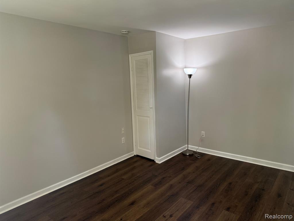5657 CORNELL Street, Dearborn Heights, MI 48125 — Photo 5
