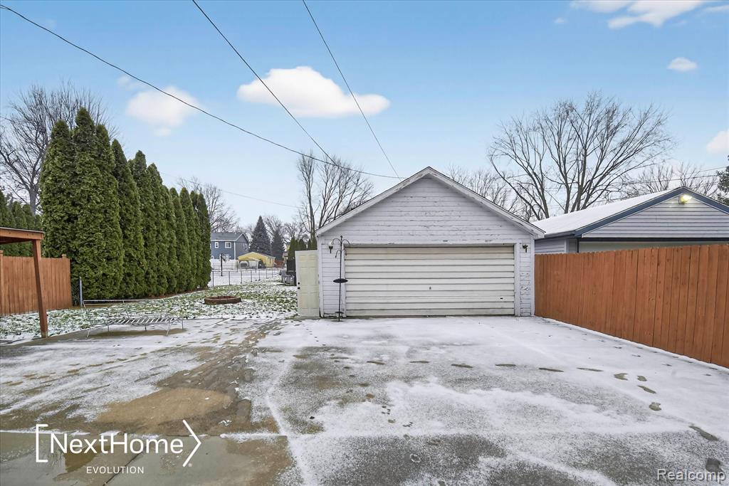 645 Riverbank Street, Wyandotte, MI 48192 — Photo 33