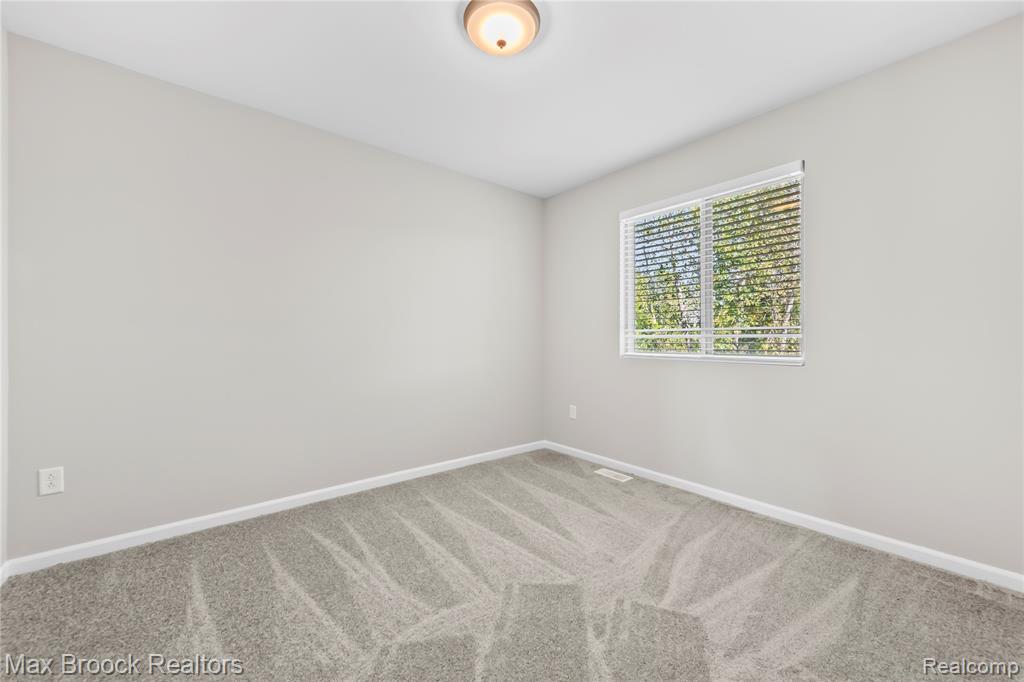 6023 Treetops Drive, Romulus, MI 48174 — Photo 17