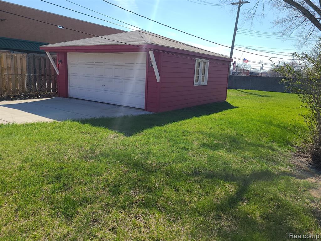 5652 WESTPOINT Street, Dearborn Heights, MI 48125 — Photo 18